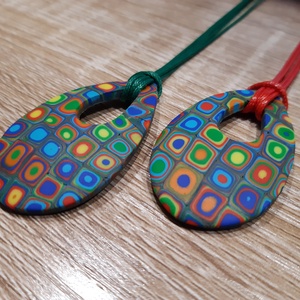 Medál vidám színekben, egyedi, millefiori technikával, Ékszer, Nyaklánc, Medál, Ékszerkészítés, Gyurma, Meska