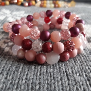 Harmónia karkötő eperkrém Jádéval és Rodonittal - ékszer - karkötő - gyöngyös karkötő - Meska.hu