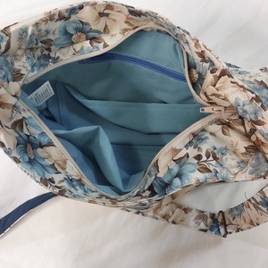 Virágos táska kékben - táska & tok - kézitáska & válltáska - vállon átvethető táska - Meska.hu