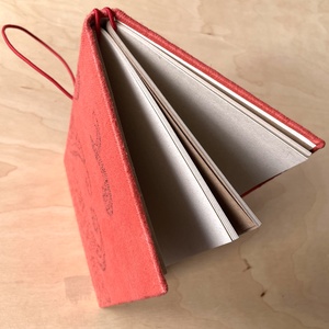 Piros füzettartó, füzetborító, traveller's notebook, A/5, keménytáblás, textilborítós - otthon & életmód - papír, írószer - könyv- és füzetborító - Meska.hu