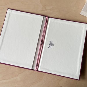 Selymesen fénylő, fésült pamut borítós füzettartó, füzetborító, traveller's notebook, A/5, keménytáblás, lila  - otthon & életmód - papír, írószer - könyv- és füzetborító - Meska.hu