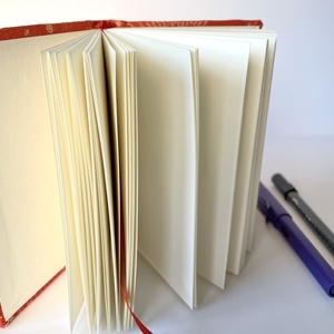 Piros csillagos, A/6 méretű, keménytáblás zsebnotesz, jegyzetkönyv, napló - otthon & életmód - papír, írószer - jegyzetfüzet & napló - Meska.hu