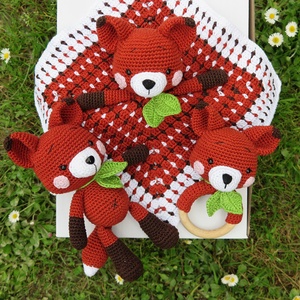 Horgolt Raindrop róka és csörgő babaköszöntő ajándékcsomag - játék & sport - Meska.hu