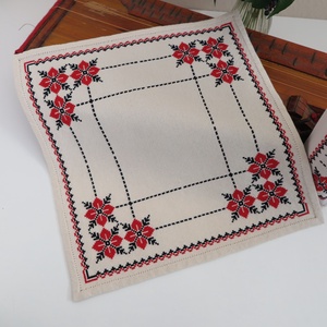 Tiszavidéki, beregi keresztszemes hímzett kisterítő és bortartó szett (1.) - otthon & életmód - konyhafelszerelés, tálalás - tálalás - tálalás - Meska.hu