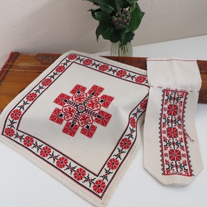 Tiszavidéki, beregi keresztszemes hímzett kisterítő és bortartó szett (5.) - otthon & életmód - konyhafelszerelés, tálalás - tálalás - tálalás - Meska.hu