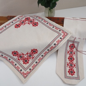 Tiszavidéki, beregi keresztszemes hímzett kisterítő és bortartó szett (9.) - otthon & életmód - konyhafelszerelés, tálalás - tálalás - tálalás - Meska.hu