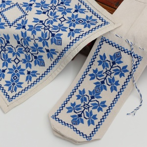 Tiszavidéki, beregi keresztszemes hímzett kisterítő és bortartó szett (11.) - otthon & életmód - konyhafelszerelés, tálalás - tálalás - tálalás - Meska.hu