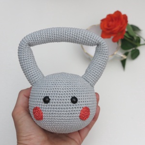 Horgolt kettlebell babajáték - játék & sport - plüssállat & játékfigura - más figura - Meska.hu