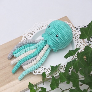 Horgolt mentazöld polip alvóka babajáték, Játék & Sport, Plüssállat & Játékfigura, Polip, medúza, Horgolás, MESKA