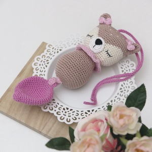 Horgolt Mia őzike csörgő-zörgő babajáték, babakocsira, kiságyra, babatornáztatóra rögzíthető - Meska.hu