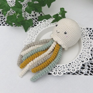 Horgolt krém polip alvóka babajáték - baba - mama - baba játékok - szundikendő, alvóka - Meska.hu