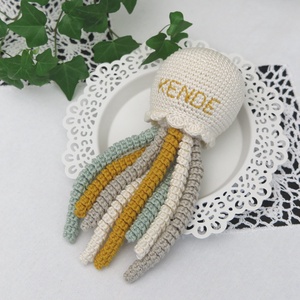 Horgolt krém polip újszülötteknek - Bababarát alvóka (100% pamut) - baba - mama - baba játékok - szundikendő, alvóka - Meska.hu