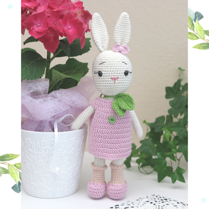 Horgolt, öltöztethető Rózi nyuszi, Játék & Sport, Plüssállat & Játékfigura, Nyuszi, Horgolás, MESKA