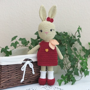 Horgolt, öltöztethető Rózi nyuszi, Játék & Sport, Plüssállat & Játékfigura, Nyuszi, Horgolás, MESKA