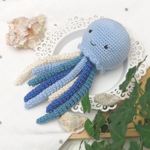 Horgolt kék polip alvóka babajáték, Baba - mama, Babalátogató ajándékcsomag, Horgolás, MESKA