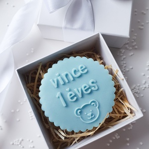 Keksz, mézeskalács, fondant és sütipecsét személyre szabható baba névvel, életkorral - otthon & életmód - konyhafelszerelés, tálalás - sütés, főzés - sütidísz - Meska.hu