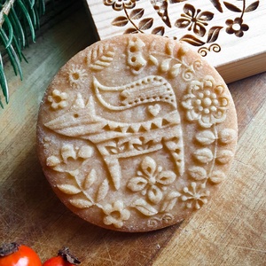 Róka - Karácsonyi mézeskalács kekszpecsét folklór skandináv mintával - otthon & életmód - konyhafelszerelés, tálalás - sütés, főzés - sütidísz - Meska.hu Róka - Karácsonyi mézeskalács kekszpecsét folklór skandináv mintával - otthon & életmód - konyhafelszerelés, tálalás - sütés, főzés - sütidísz - Meska.hu