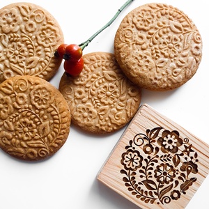 Folklór virágok - Karácsonyi mézeskalács kekszpecsét - otthon & életmód - konyhafelszerelés, tálalás - sütés, főzés - sütidísz - Meska.hu