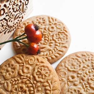 Folklór virágok - Karácsonyi mézeskalács kekszpecsét - otthon & életmód - konyhafelszerelés, tálalás - sütés, főzés - sütidísz - Meska.hu