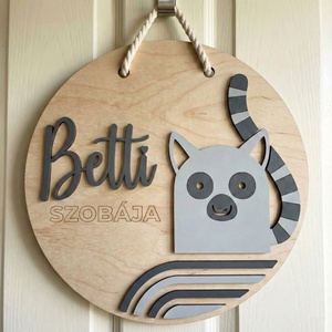 Egyedi gyerekszoba ajtódísz, névtábla falra, lemúr figurával, kreatív fotózási kellék - otthon & életmód - dekoráció - ajtó- és ablak dekoráció - ajtódísz & kopogtató - Meska.hu