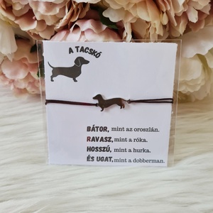 Tacskó medálos zsinór karkötő kísérőkártyával - Meska.hu