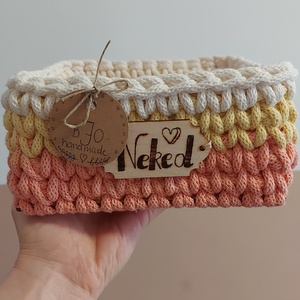 Horgolt négyzet kosár Anyák Napjára- Neked felirattal - otthon & életmód - tárolás & rendszerezés - tárolókosár - Meska.hu