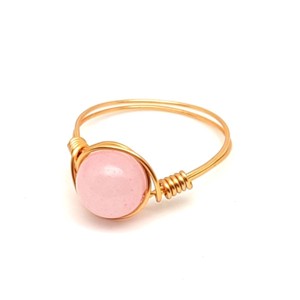 Szeretet energiájú rózsakvarc drót gyűrű 8mm arany színű dróttal, Ékszer, Gyűrű, Gyöngyös gyűrű, , MESKA
