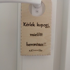 Kétoldalú ajtókilincs tábla - Alszunk, ne zavarj!  - otthon & életmód - dekoráció - ajtó- és ablak dekoráció - ajtódísz & kopogtató - Meska.hu