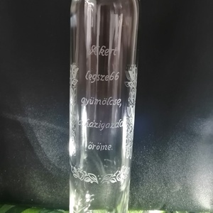 Kézzel gravírozott pálinkás üveg � Egyedi, saját feliratos késztermék (0,5 l) - otthon & életmód - konyhafelszerelés, tálalás - flaska, csatos üveg - Meska.hu