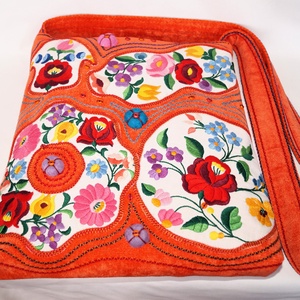 Színes, kézzel hímzett, kalocsai virágos, narancssárga, közepes méretű, cipzáros egyedi női válltáska belső zsebekkel 8. - táska & tok - kézitáska & válltáska - vállon átvethető táska - Meska.hu