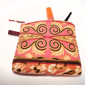 Bordó, barack, virágos, batikolt fesztivál tartóka, kozmetikai táska, cipzáros indonéz batikolt pamutvászon neszesszer - táska & tok - neszesszer - Meska.hu