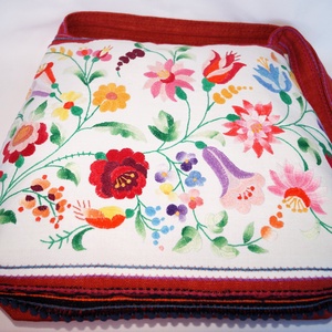 Színes, kézzel hímzett virágos hímzett textíliából készült, nagy méretű egyedi női pakolós cipzáros válltáska  - táska & tok - kézitáska & válltáska - nagy pakolós táska - Meska.hu