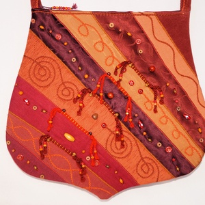 Narancssárga, rozsdabarna, piros, szivárványos, gyöngyös textil női válltáska - táska & tok - kézitáska & válltáska - válltáska - Meska.hu