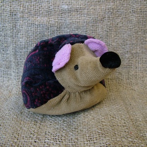 rózsaszín fülű meggymagos babzsák süni (Beanbag hedgehog) - játék & sport - plüssállat & játékfigura - süni - Meska.hu