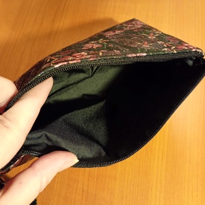 Koponyás-virágos mintás neszeszer - táska & tok - neszesszer - Meska.hu