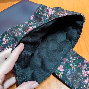 Koponyás-virágos mintás könyvtok - könyv & zene - könyvtok - Meska.hu