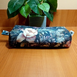 Virágmintás tolltartó - otthon & életmód - papír, írószer - tolltartó & ceruzatekercs - Meska.hu