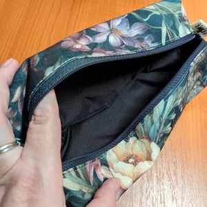 Virágmintás tolltartó - otthon & életmód - papír, írószer - tolltartó & ceruzatekercs - Meska.hu