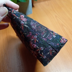 Koponyás-virágos mintás neszeszer - táska & tok - neszesszer - Meska.hu