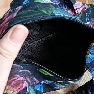 Sötét virágos füles neszeszer - táska & tok - neszesszer - Meska.hu