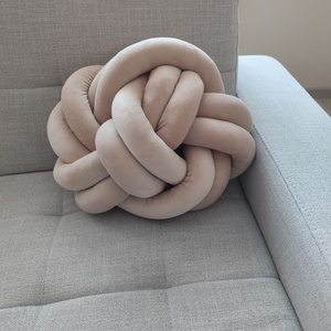 Fonott csomópárna  - Meska.hu