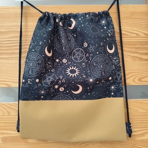 Fekete alapon beige mintás gym-bag - Meska.hu