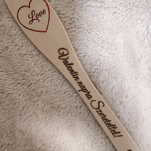 Gravírozott fakanál - otthon & életmód - konyhafelszerelés, tálalás - konyhai dekoráció - konyhai dísz - Meska.hu