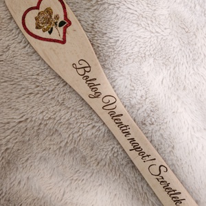 Gravírozott fakanál - otthon & életmód - konyhafelszerelés, tálalás - konyhai dekoráció - konyhai dísz - Meska.hu