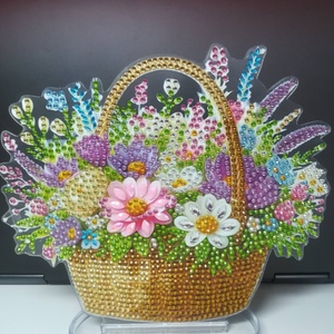 Virágkosár álló asztaldísz, Otthon & Életmód, Dekoráció, Asztal és polc dekoráció, Asztaldísz, Mozaik, Kb. 20 x 20 cm-es virákosár álló asztaldísz egy oldalas gyémántszemes kirakással., MESKA