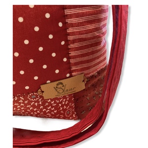 Piros/ bordó virágos patchwork válltáska / kézitáska - táska & tok - kézitáska & válltáska - vállon átvethető táska - Meska.hu
