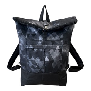 #HMG2 Fekete fehér geometriai mintás vízhatlan rolltop hátizsák - táska & tok - laptoptáska, laptop hátizsák - Meska.hu