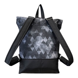 #HMG2 Fekete fehér geometriai mintás vízhatlan rolltop hátizsák - táska & tok - laptoptáska, laptop hátizsák - Meska.hu