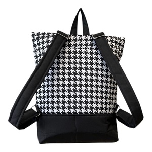 #HMM2 Fekete fehér tyúkláb mintás vízhatlan rolltop hátizsák - táska & tok - laptoptáska, laptop hátizsák - Meska.hu