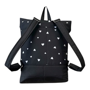 #HMM4 Fekete fehér szív  mintás vízhatlan rolltop hátizsák - táska & tok - laptoptáska, laptop hátizsák - Meska.hu
